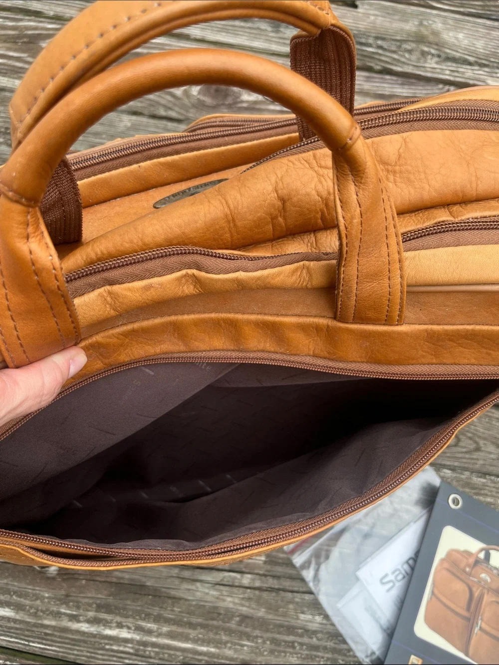 Samsonite Tan Full Grain Leather  Portfolio Briefcase Bag Versatile Messenger